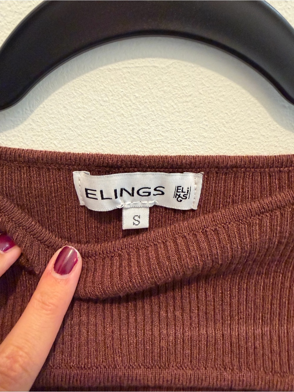 Elings Ribbed Cutout Crop Top - Picture 4 of 4